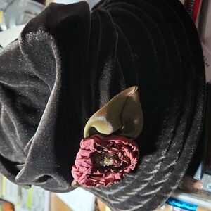 Vintage Toucan Collection Brown Velvet Hat